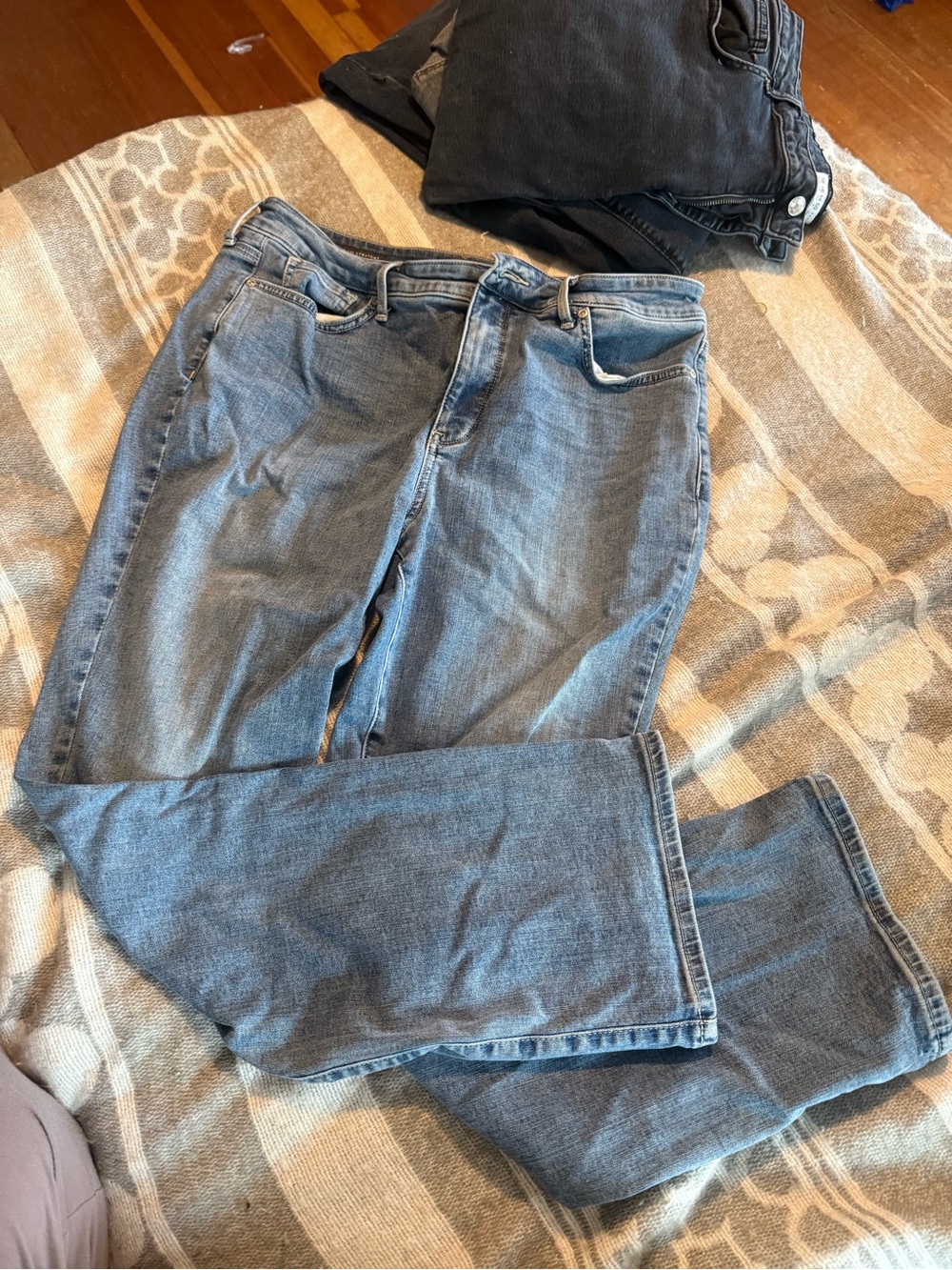 Straigh Fit Denim Jeans in Light Blue